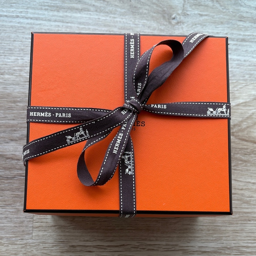 Authentic Hermes Gift Box Plus Prestige And Luxury BeautyTravel Samples - Picture 3 of 4